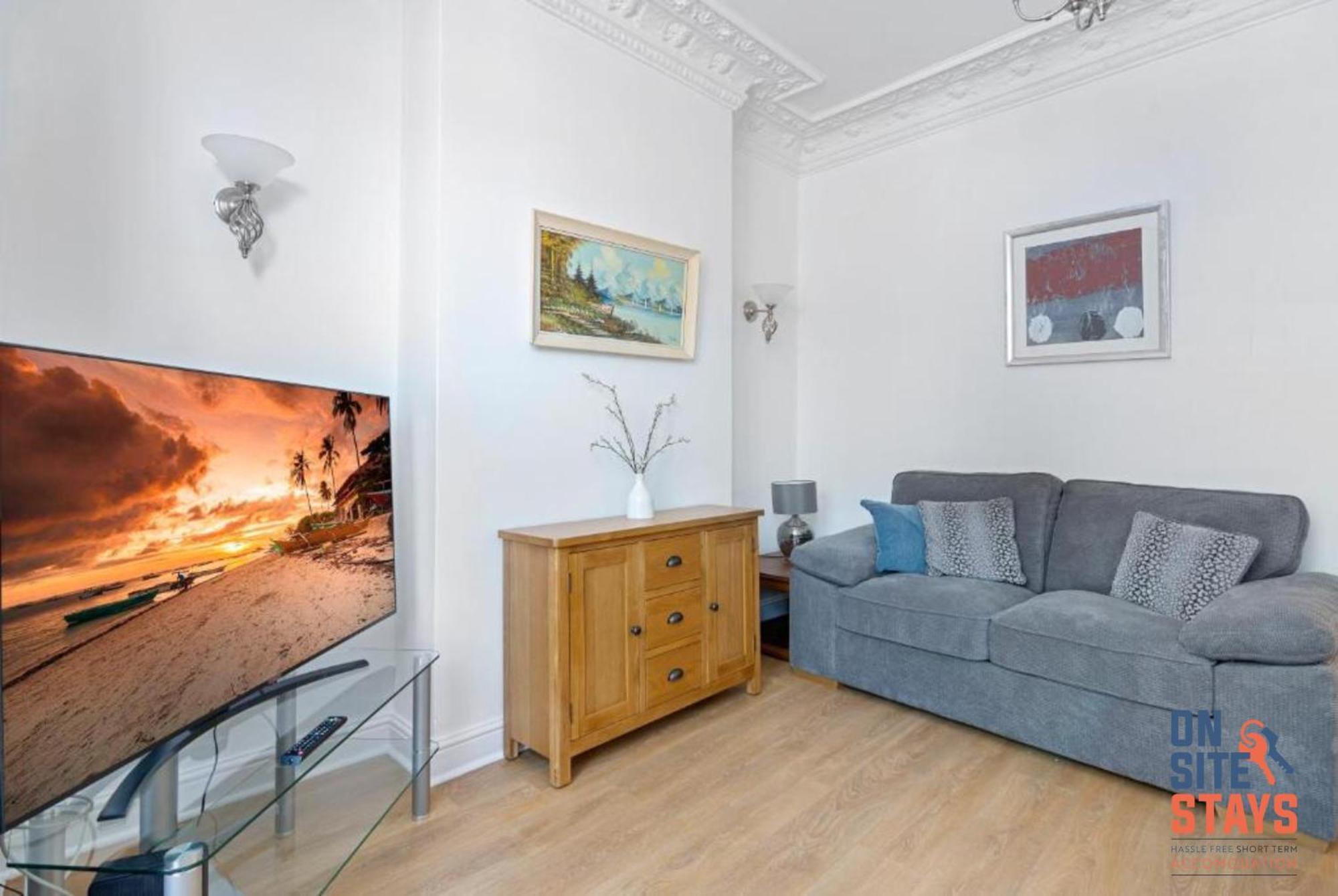 Onsitestays - Tranquil 2 Bedroom Apartment With Large Kitchen, Private Garden Near Wimbledon Station Лондон Екстериор снимка